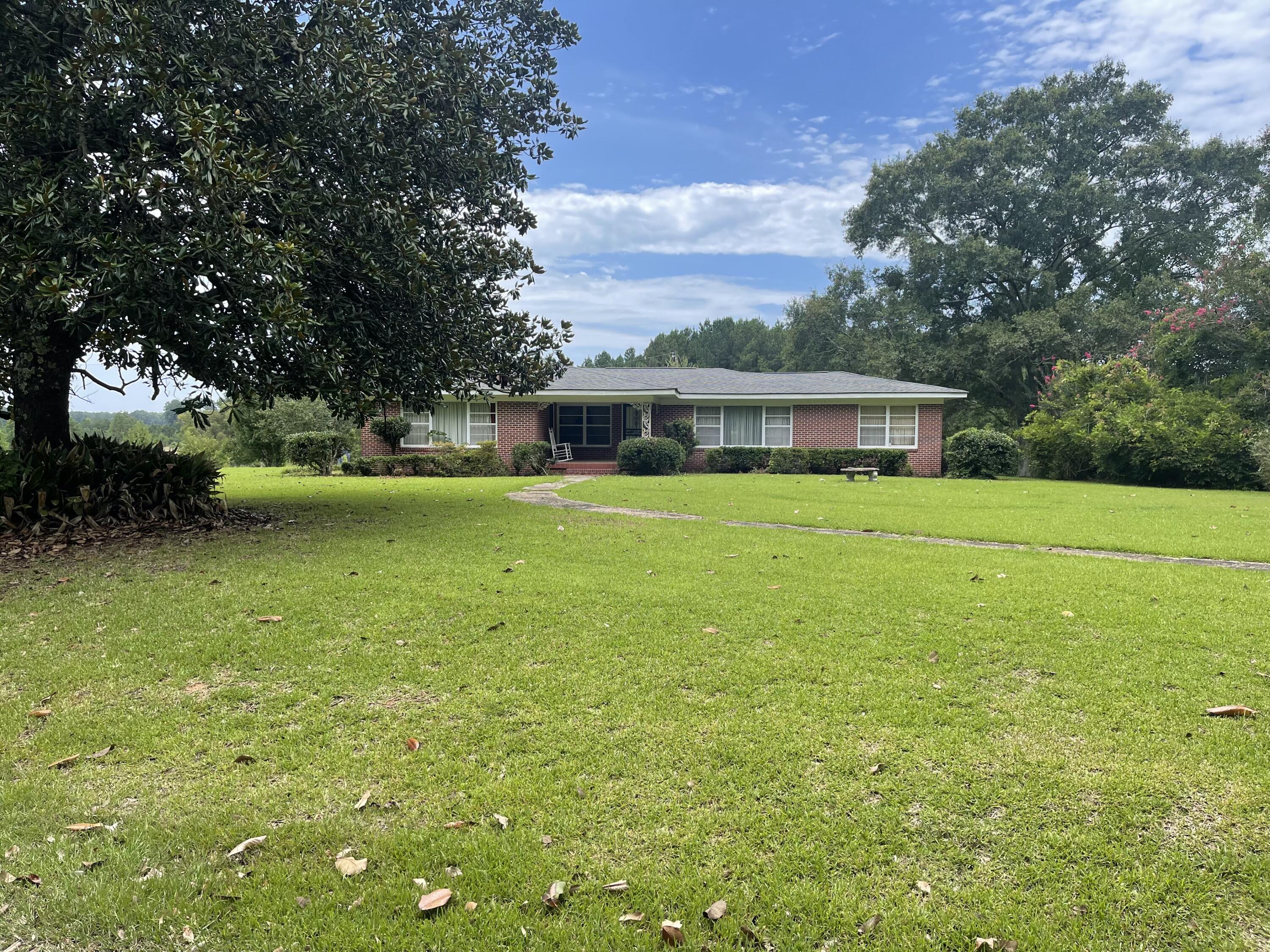 Photo 1 of 38 — 10 County Road 1521, Bay Springs, MS 39422