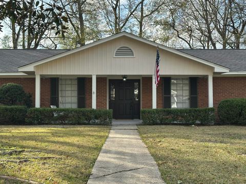 Photo of 605 Woodland Hills Dr, Hattiesburg, MS 39402 (MLS # 145406)