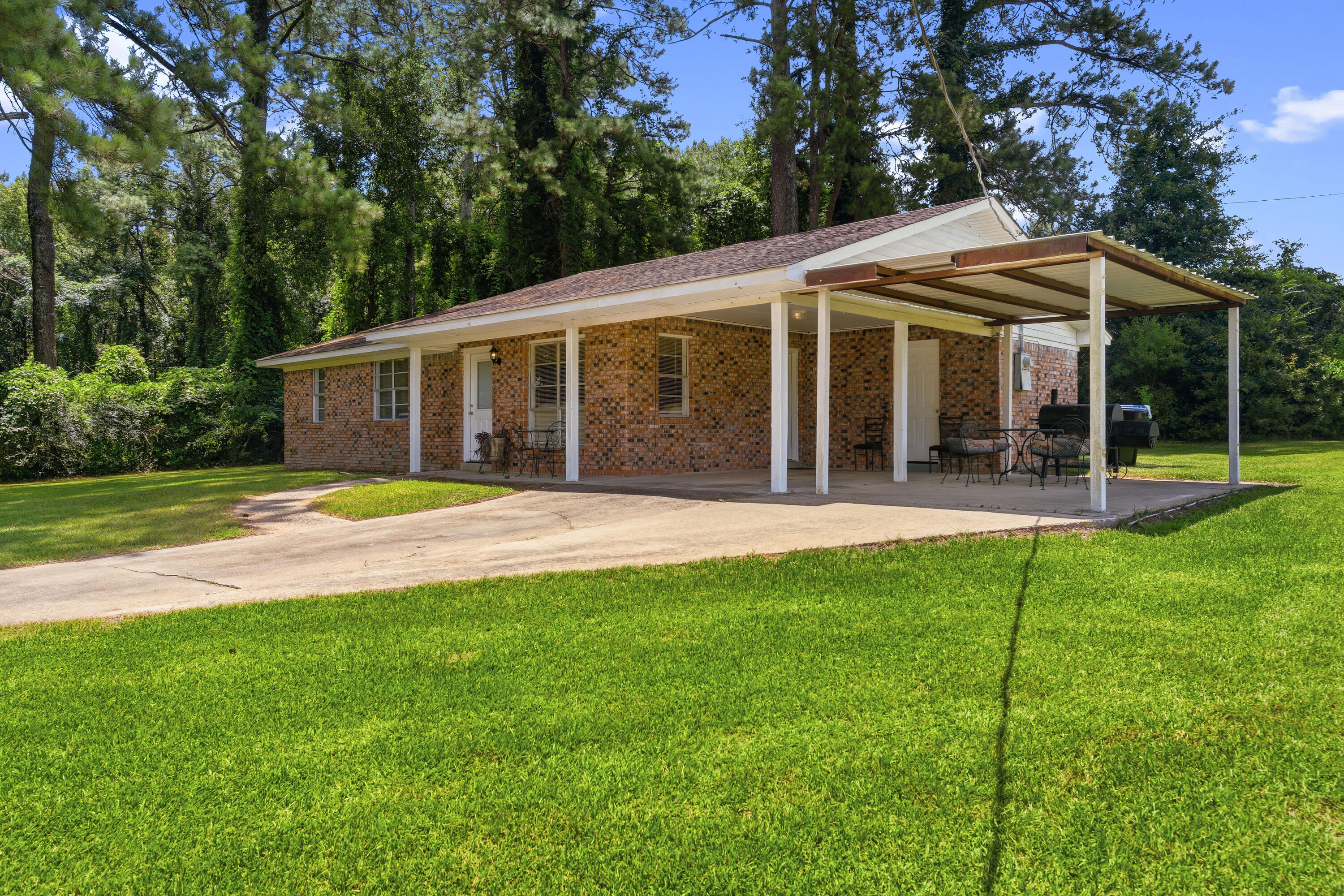 Photo 1 of 1 — 1329 Dan St., Prentiss, MS 39474