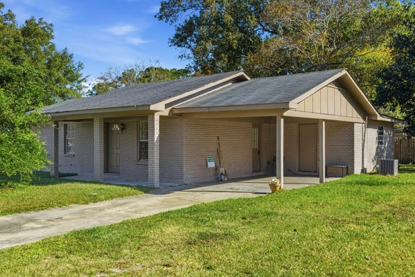 8304 AUSTERIA ST, MOSS POINT, MS 39562 - Image 903dfa85494aa883f34fc6f4b4cafc4e/1887002953