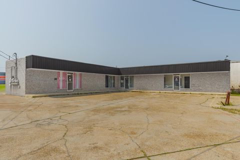 Photo of 1524 Adeline St, Hattiesburg, MS 39401 (MLS # 144858)