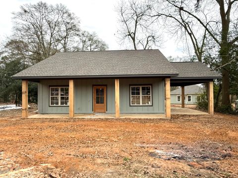 Photo of 408 Main St., Purvis, MS 39475 (MLS # 145200)