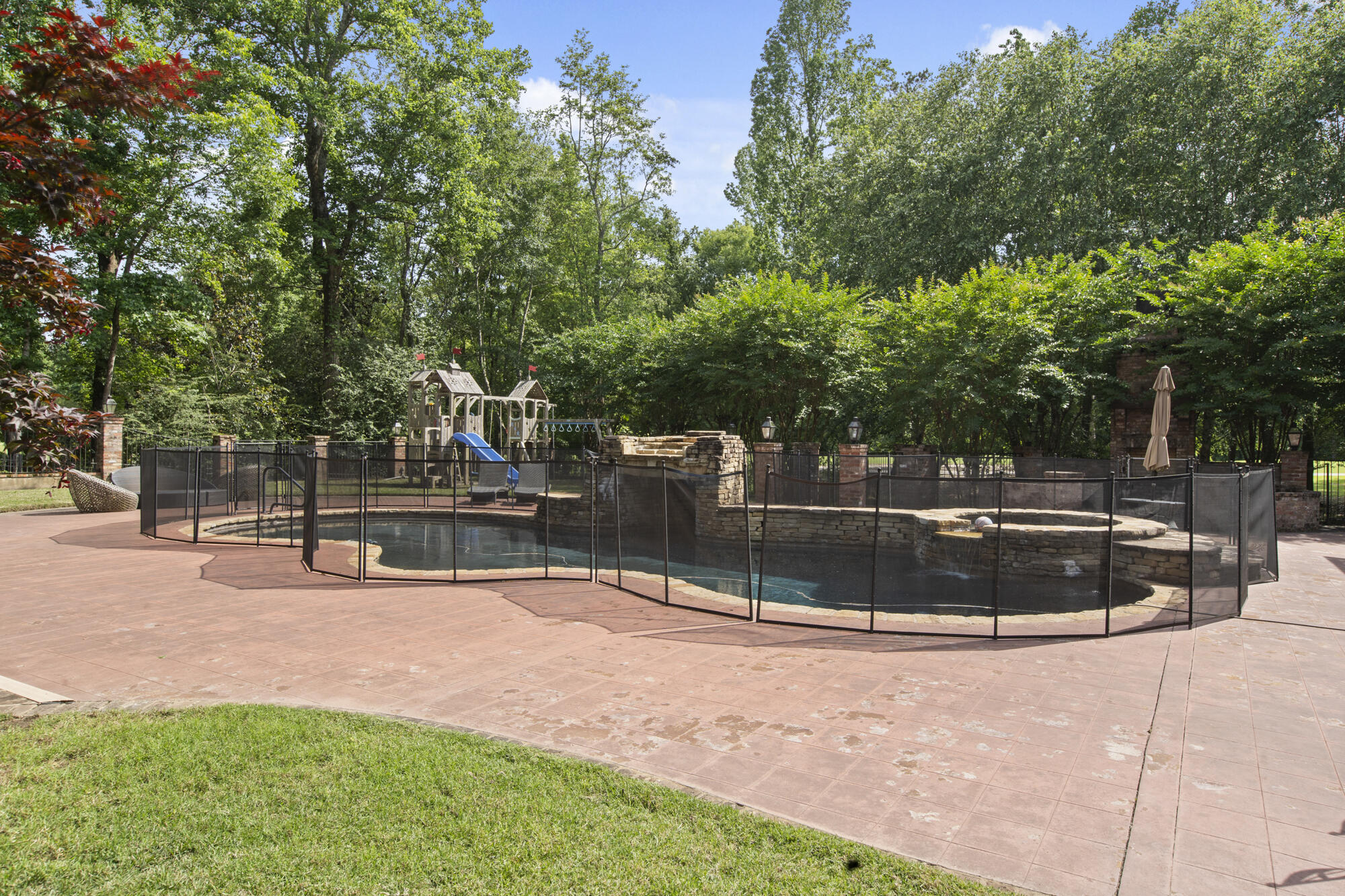 Hattiesburg, Mississippi, 39402, United States, 5 Bedrooms Bedrooms, ,5 BathroomsBathrooms,Residential,Active,2014920