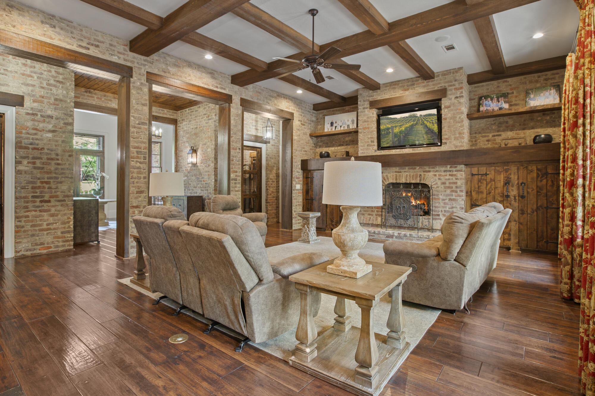 Hattiesburg, Mississippi, 39402, United States, 5 Bedrooms Bedrooms, ,5 BathroomsBathrooms,Residential,Active,2014920