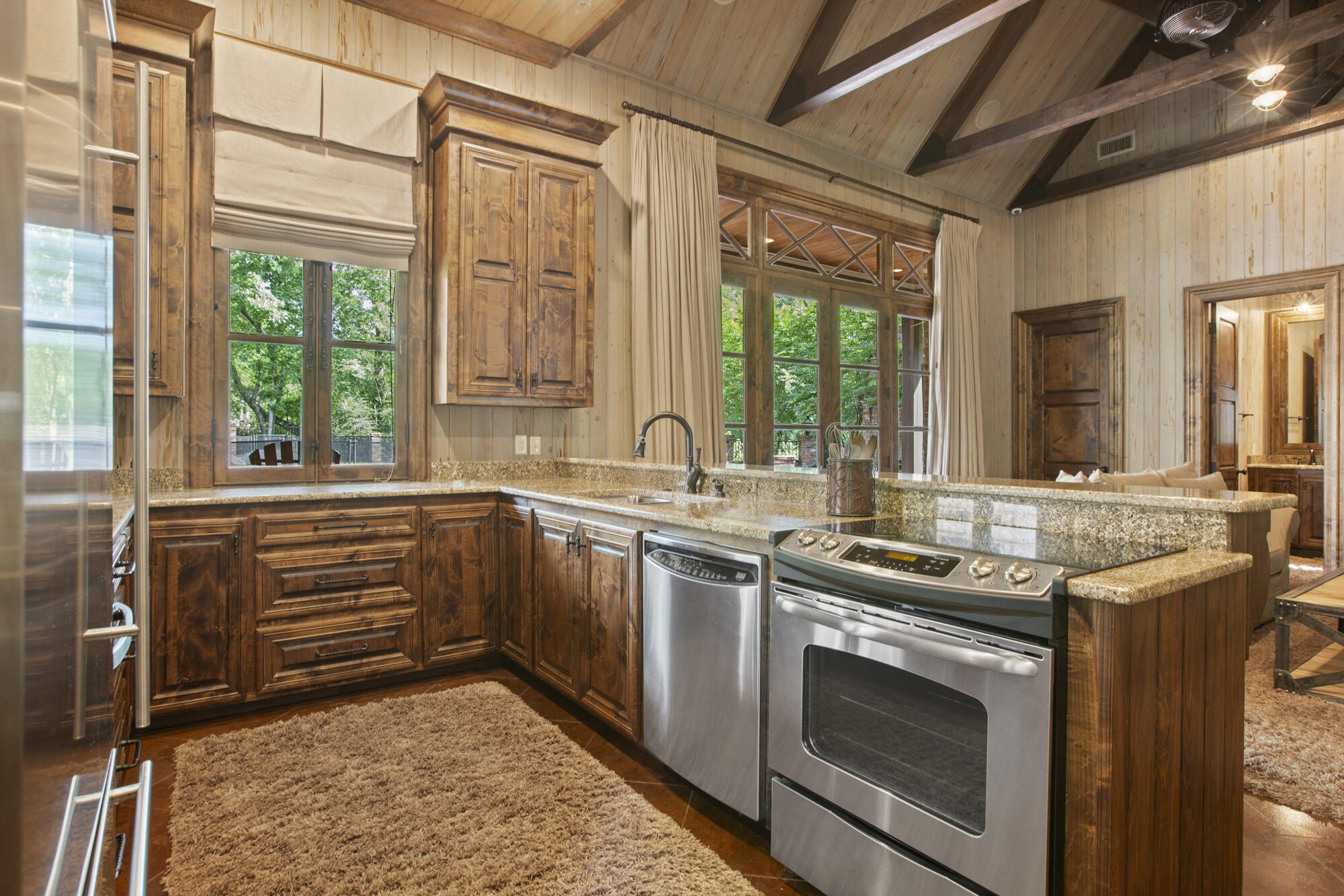 Hattiesburg, Mississippi, 39402, United States, 5 Bedrooms Bedrooms, ,5 BathroomsBathrooms,Residential,Active,2014920