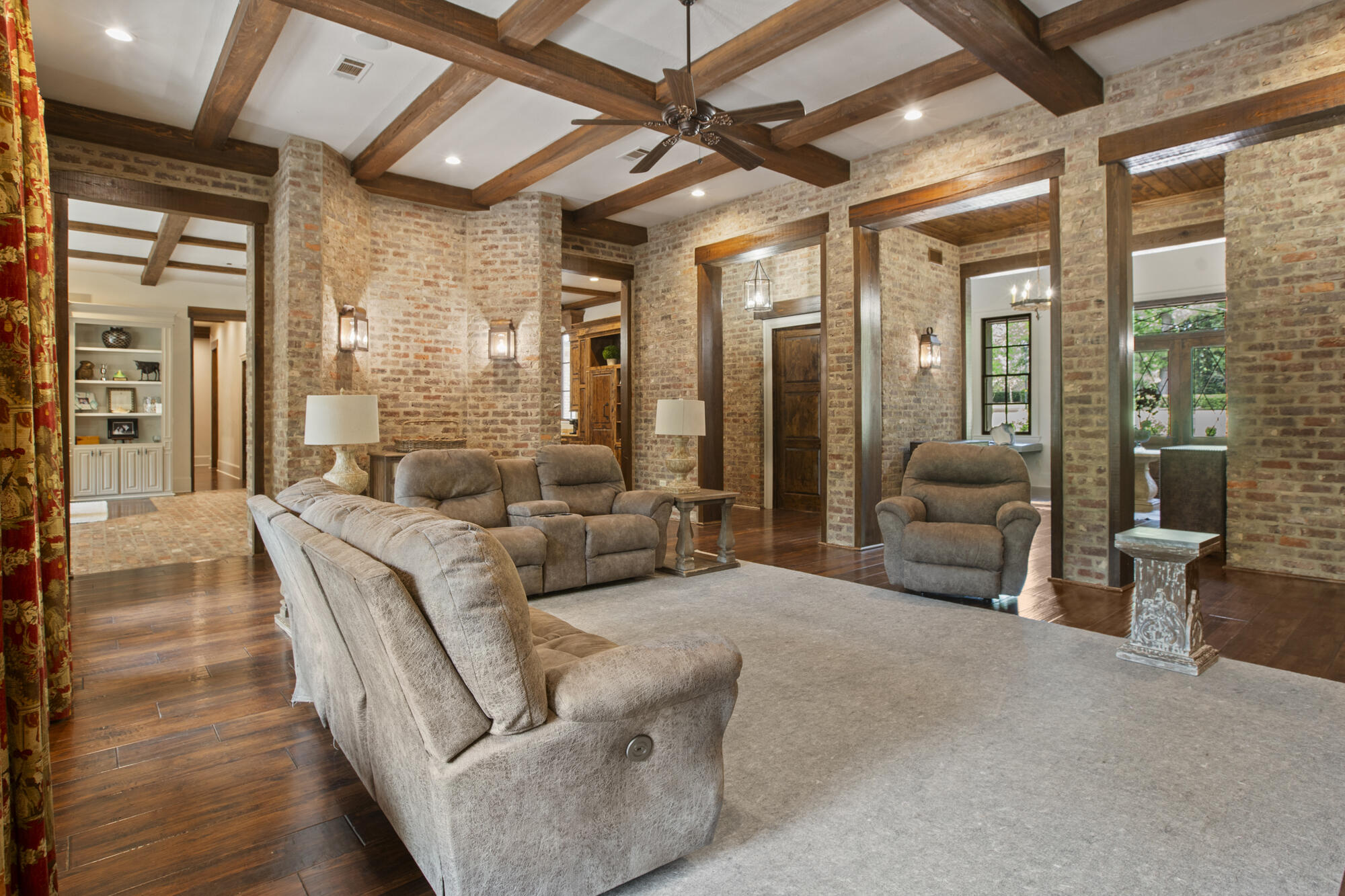 Hattiesburg, Mississippi, 39402, United States, 5 Bedrooms Bedrooms, ,5 BathroomsBathrooms,Residential,Active,2014920