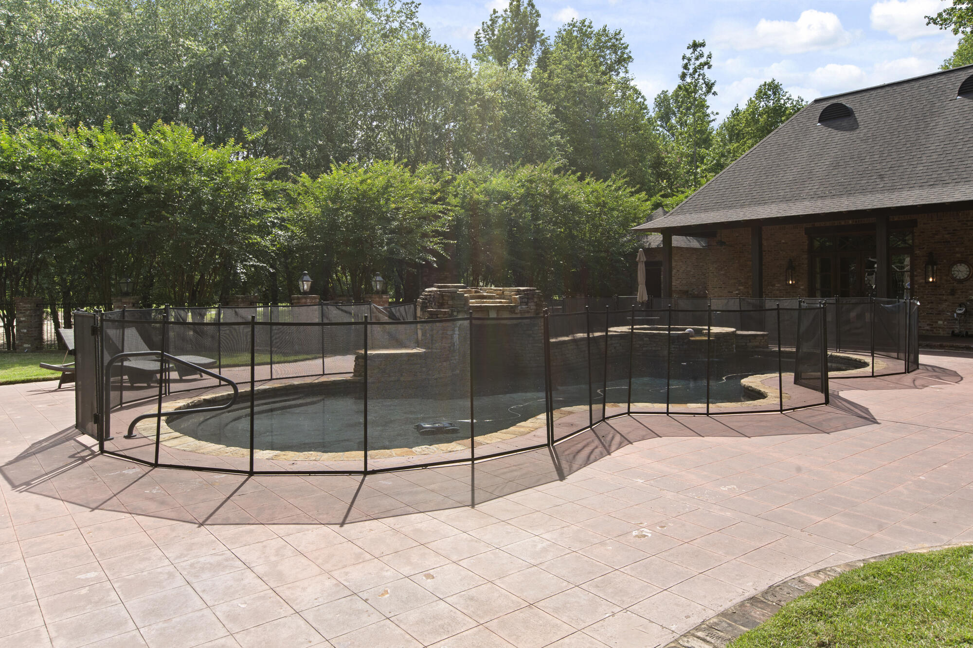 Hattiesburg, Mississippi, 39402, United States, 5 Bedrooms Bedrooms, ,5 BathroomsBathrooms,Residential,Active,2014920
