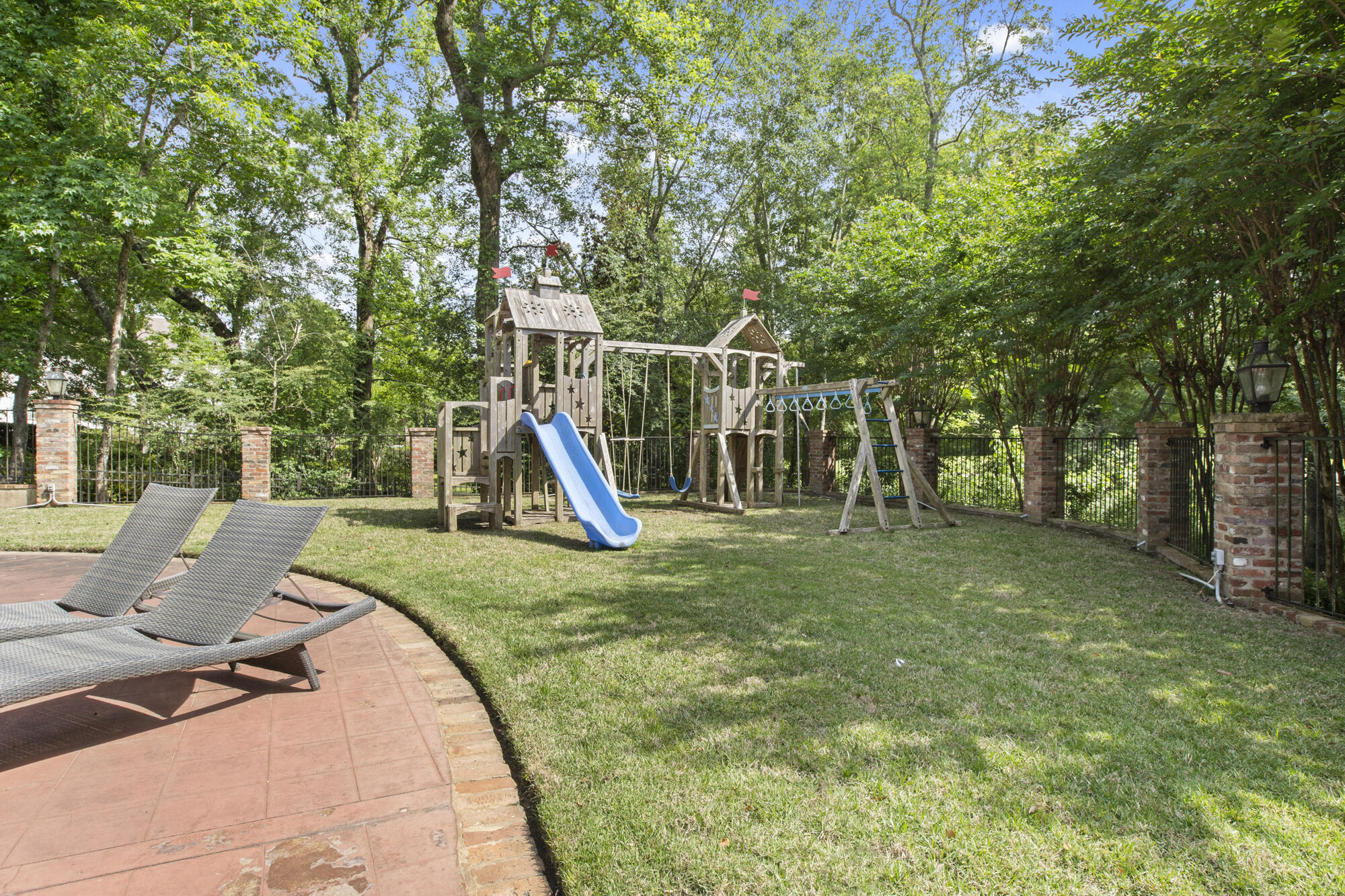 Hattiesburg, Mississippi, 39402, United States, 5 Bedrooms Bedrooms, ,5 BathroomsBathrooms,Residential,Active,2014920
