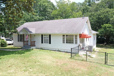 Photo of 1727 Old Bay Springs RD, Laurel, MS 39440 (MLS # 148015)