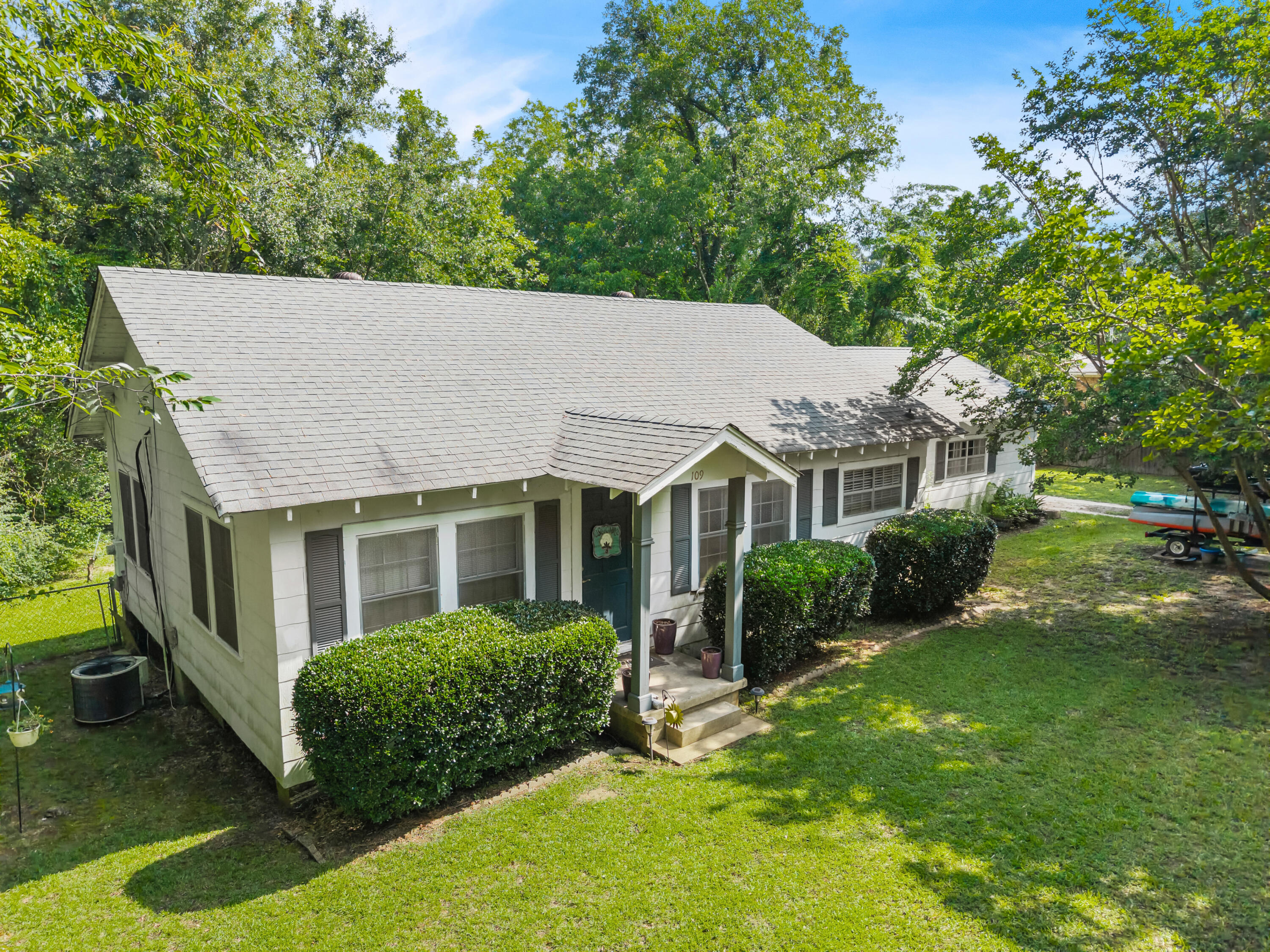 Photo 1 of 40 — 109 Corinth Rd., Petal, MS 39465