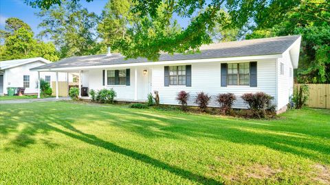 Photo of 3408 W Adeline St., Hattiesburg, MS 39402 (MLS # 145981)