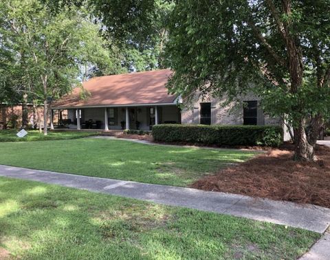 Photo of 110 Linden Ct, Hattiesburg, MS 39402 (MLS # 146244)