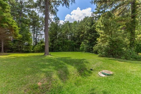 Photo of 0 Auburn Pl, Hattiesburg, MS 39402 (MLS # 143758)