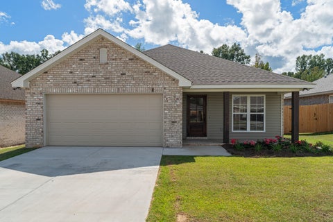 Photo of 12 Jackson Square Dr., Hattiesburg, MS 39402 (MLS # 149006)