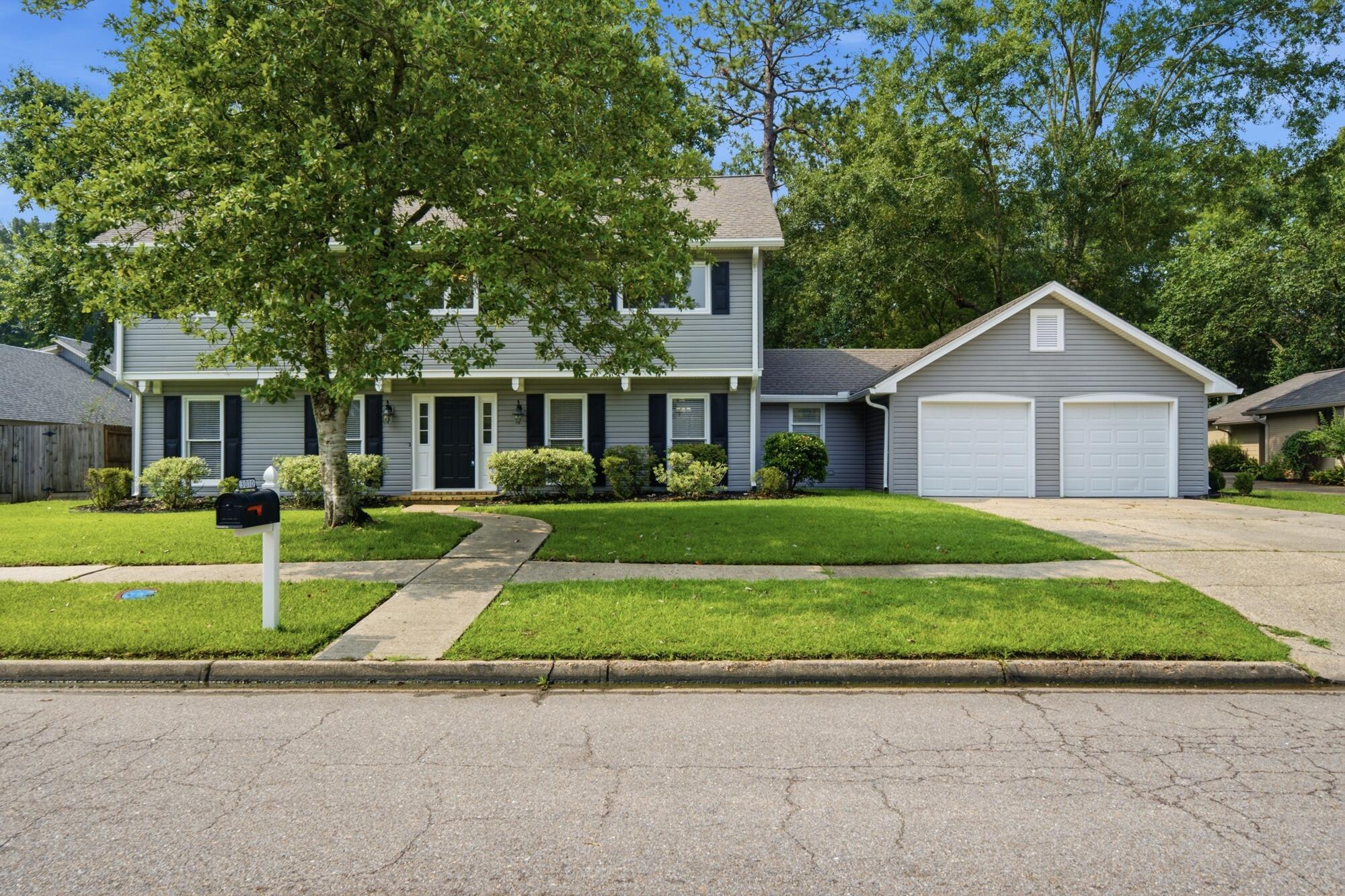 Photo 1 of 49 — 3010 Raphael Dr., Hattiesburg, MS 39402