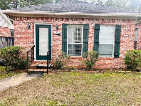 Photo of 29 Hillcrest Dr, Hattiesburg, MS 39402 (MLS # 145377)