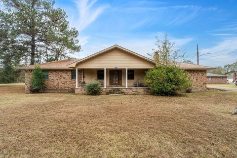 Photo of 1800 James St., Hattiesburg, MS 39401 (MLS # 145125)