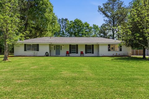 Photo of 14 Beech Ln., Petal, MS 39465 (MLS # 146633)