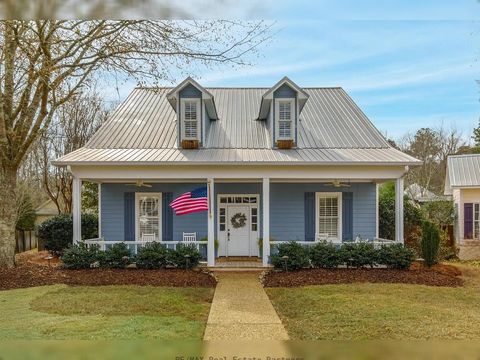 Photo of 33 Robins Nest, Hattiesburg, MS 39402 (MLS # 145446)