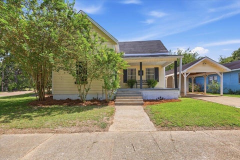 Photo of 519 Main St., Mendenhall, MS 39114 (MLS # 148903)