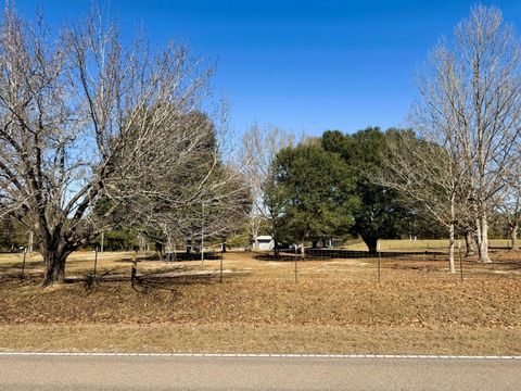 Photo of 116 Yawn School Rd., Lumberton, MS 39455 (MLS # 145612)