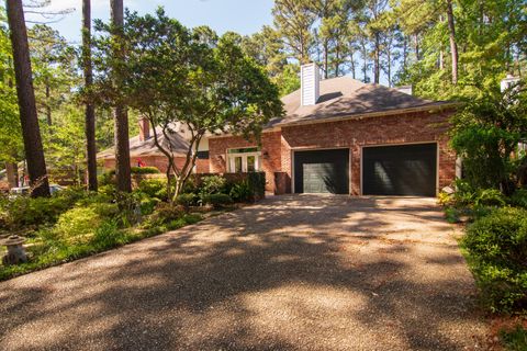 Photo of 10 Moss Point Point, Hattiesburg, MS 39402 (MLS # 145115)