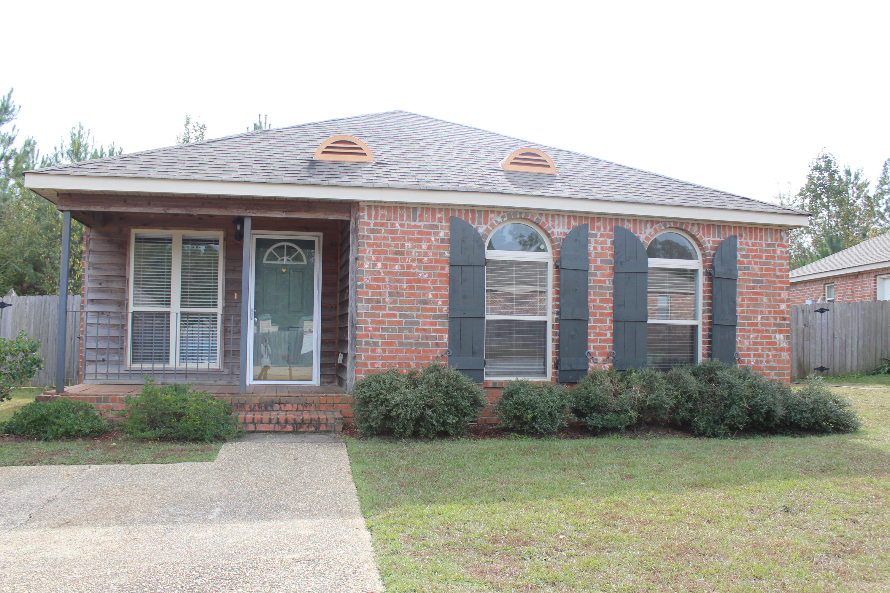 Photo 1 of 15 — 38 Lasalle St., Hattiesburg, MS 39402