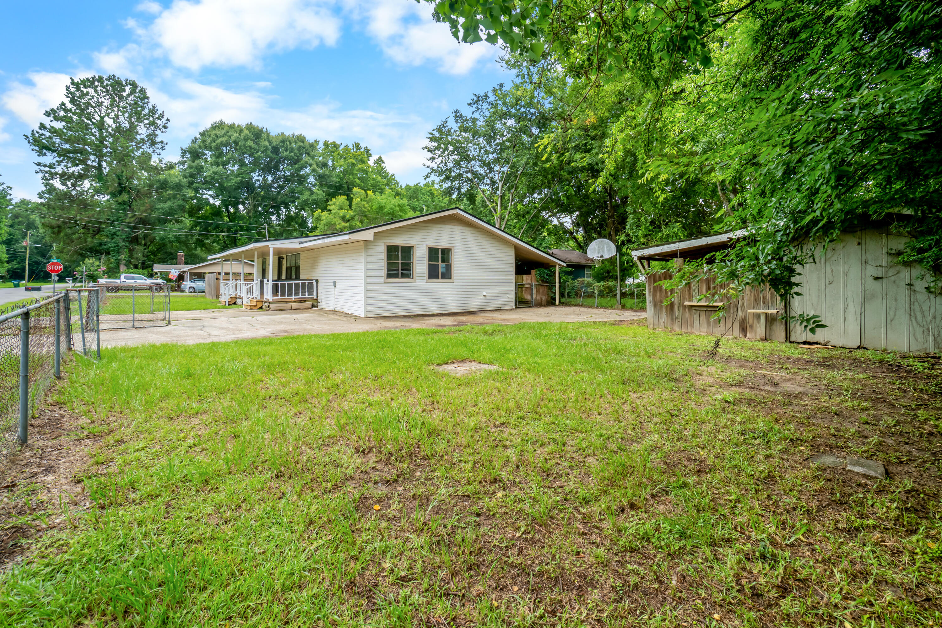 201 Barron St. - Photo 3