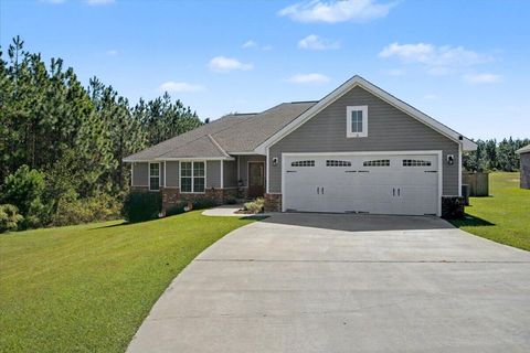 Photo of 34 Sky View Dr, Purvis, MS 39475 (MLS # 146650)