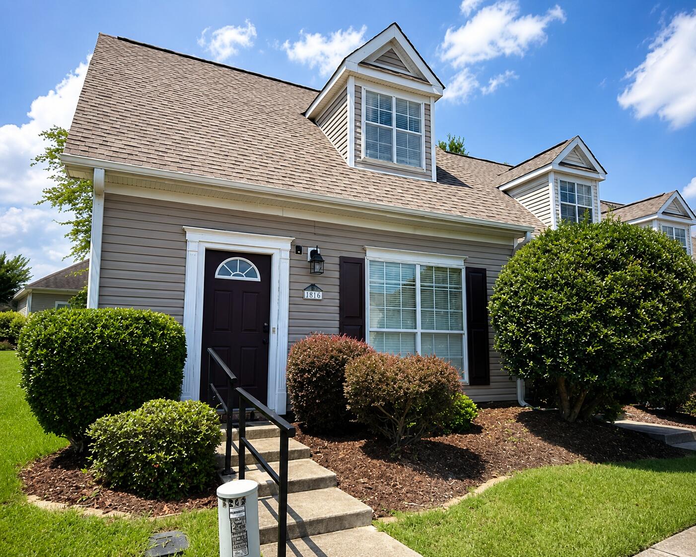 Photo 1 of 17 — 212 Jefferson Pl, Hattiesburg, MS 39402