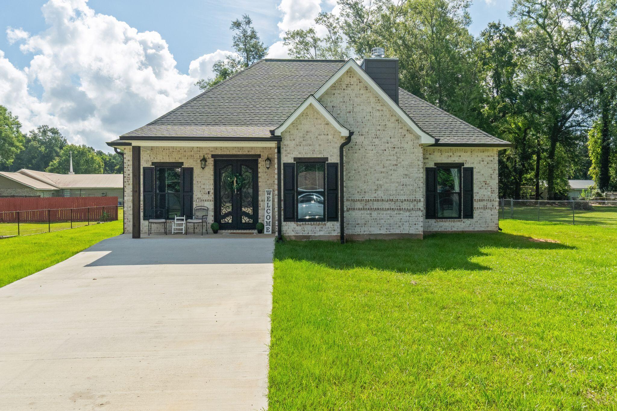 Photo 1 of 34 — 207 S Jackson Ave., Picayune, MS 39466