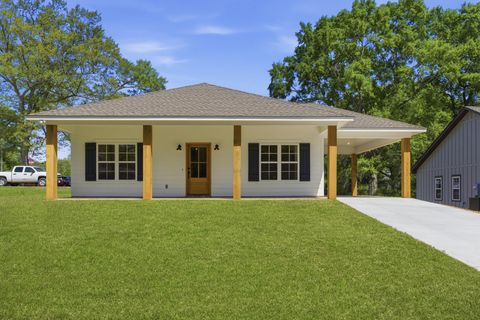 Photo of 97 Richburg Ave., Purvis, MS 39475 (MLS # 146511)