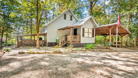 Photo of 82 Landing Rd., Hattiesburg, MS 39401 (MLS # 144087)