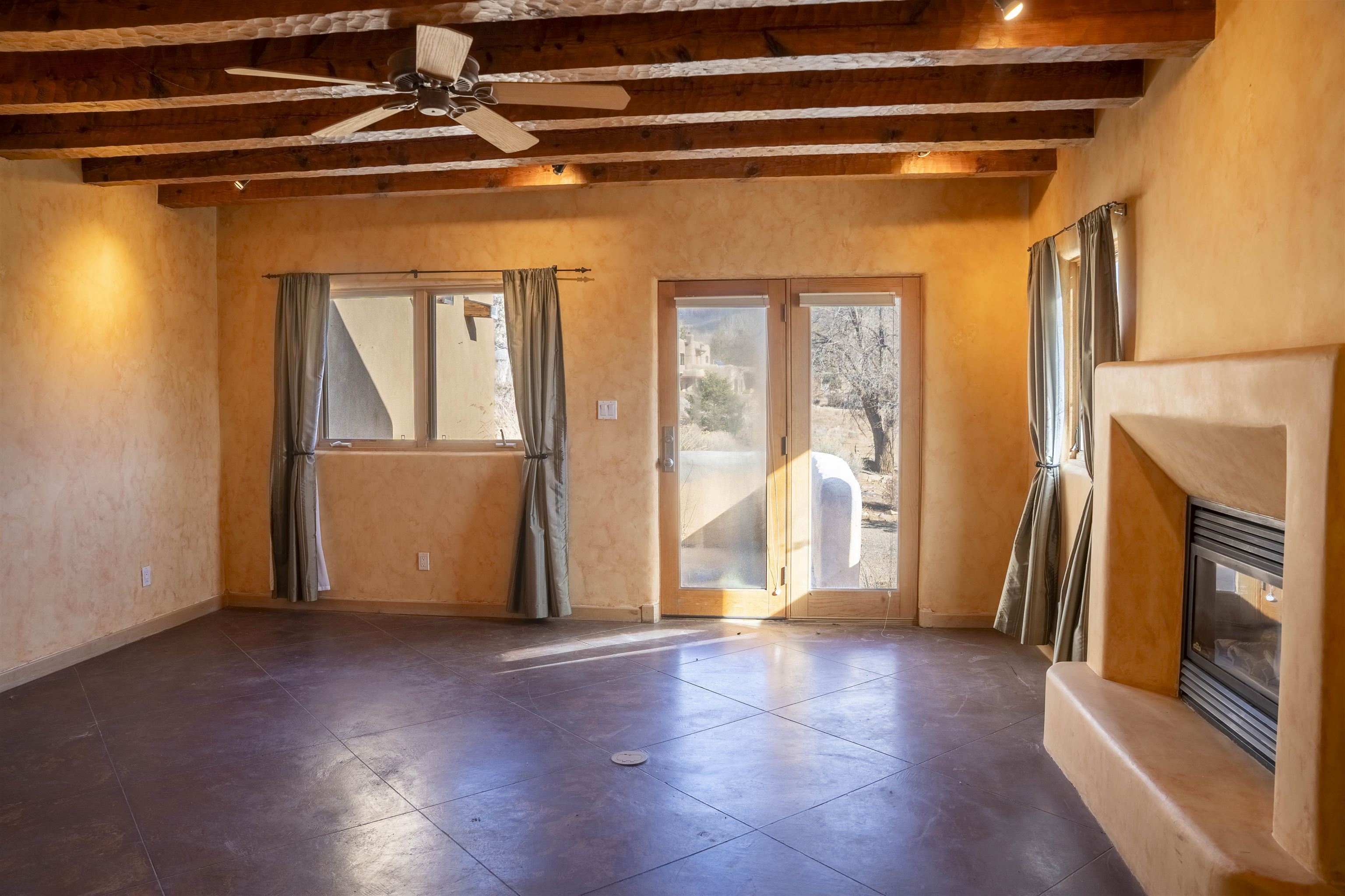 125 De Teves Ln, Taos, New Mexico image 18