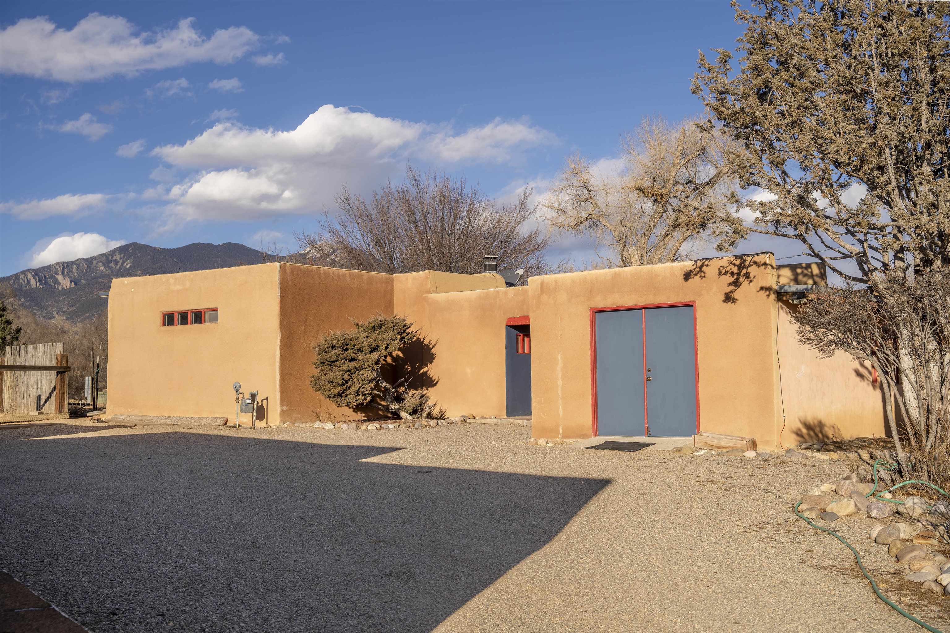 125 De Teves Ln, Taos, New Mexico image 8