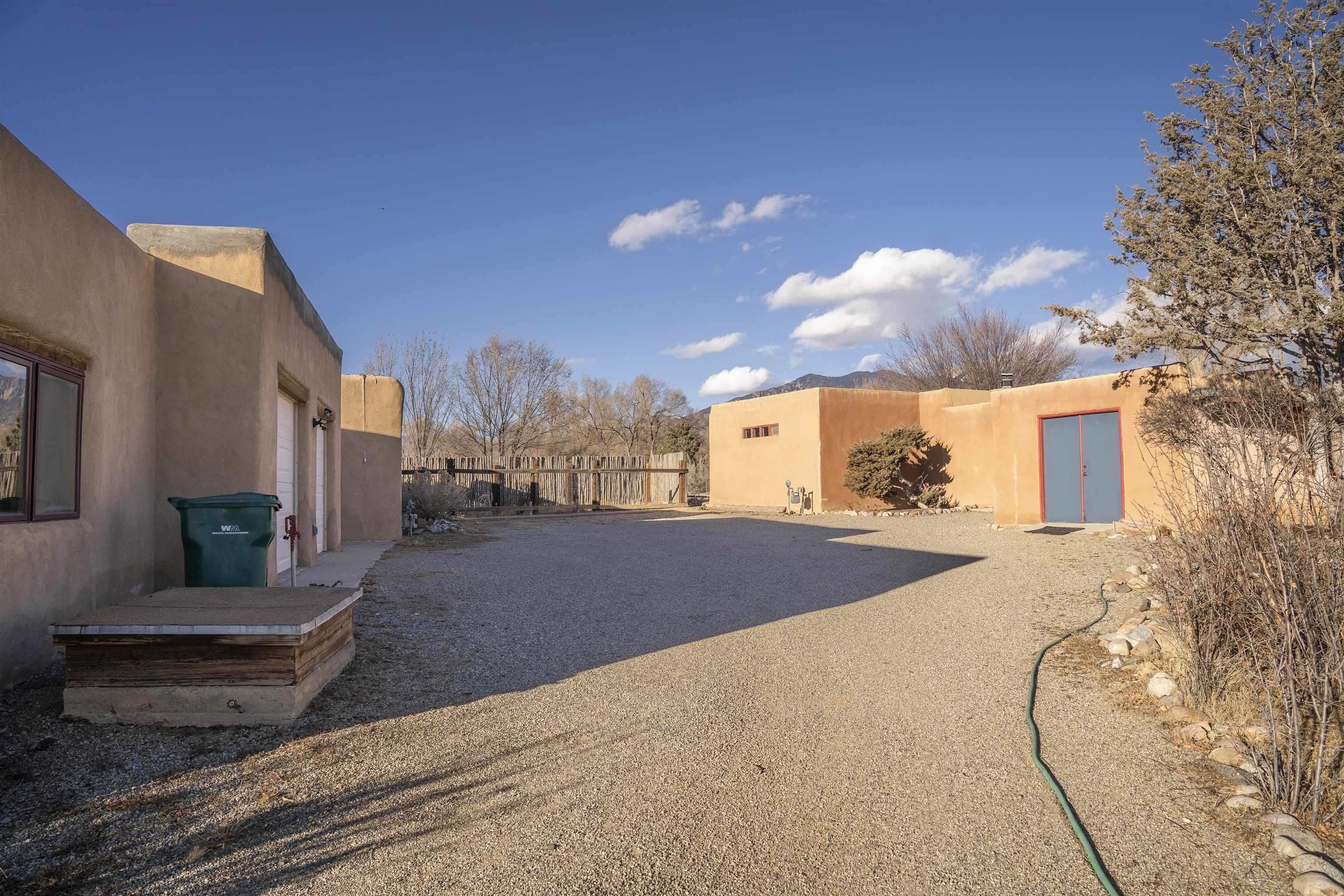 125 De Teves Ln, Taos, New Mexico image 7