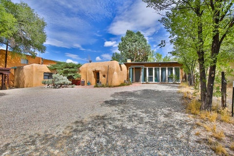 Homes For Sale - 105 Cervantes St<br/> Taos, NM 87571