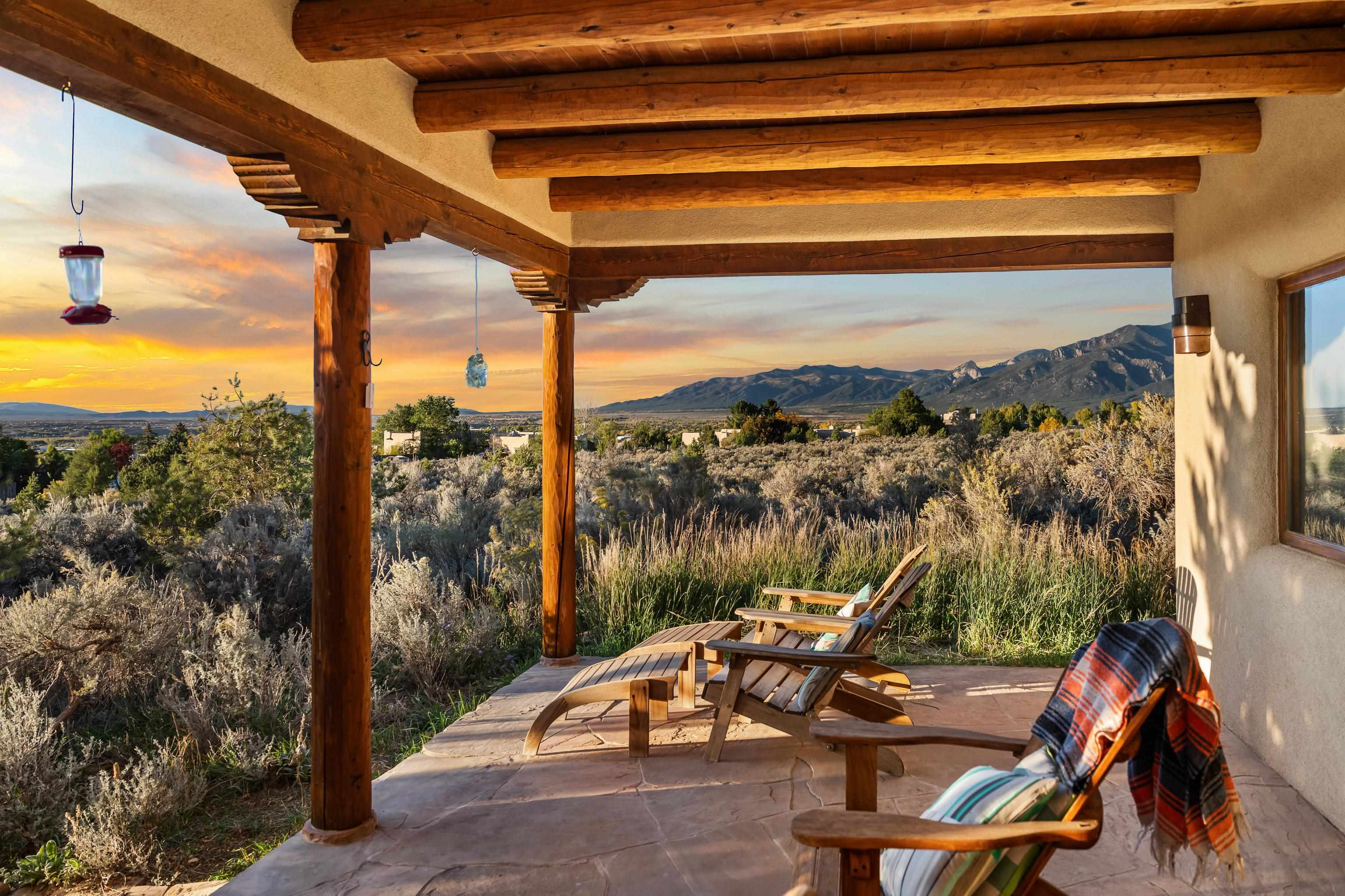 Taos, New Mexico 87571, United States, 4 Bedrooms Bedrooms, ,3 BathroomsBathrooms,Residential,Active,227900