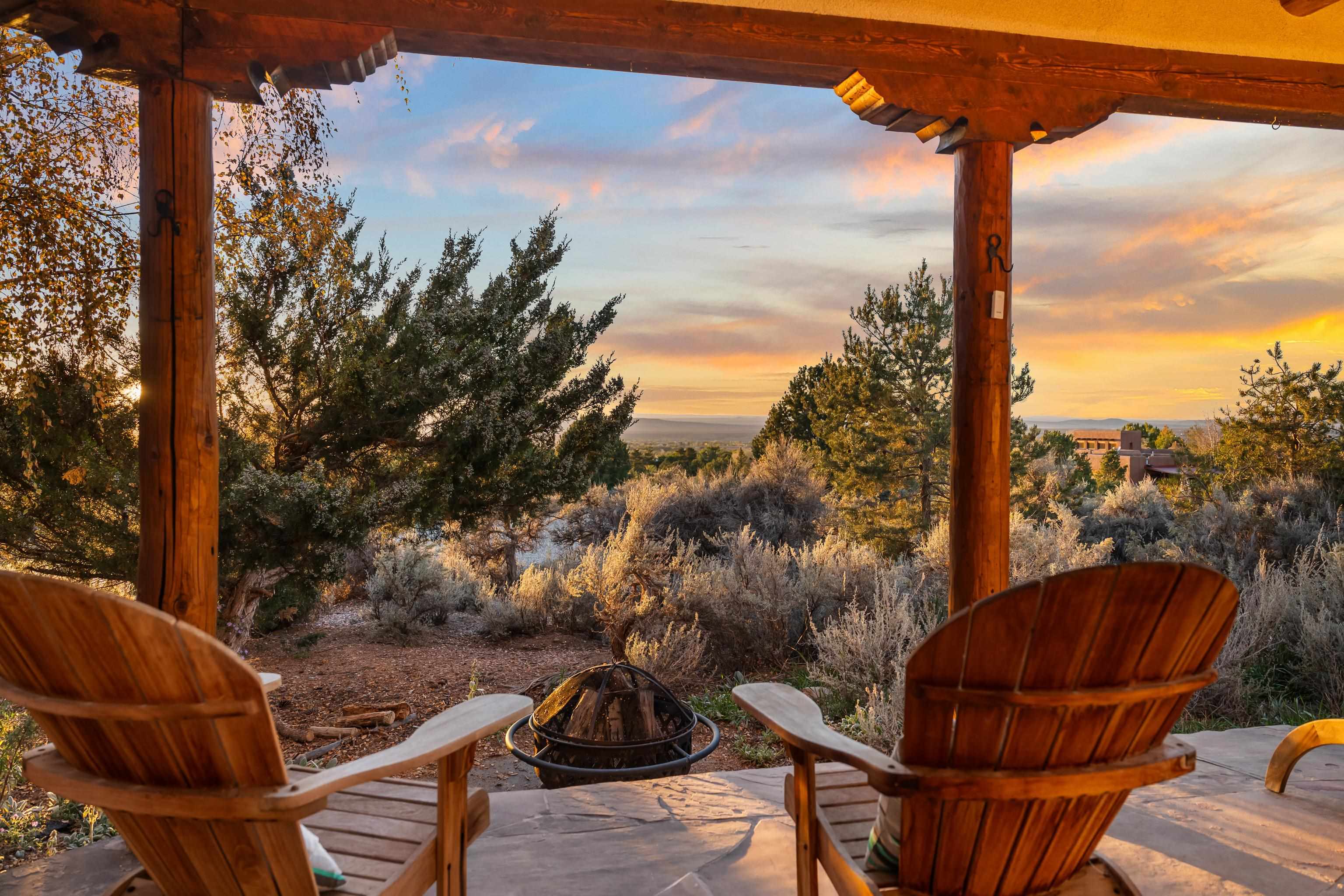 Taos, New Mexico 87571, United States, 4 Bedrooms Bedrooms, ,3 BathroomsBathrooms,Residential,Active,227900