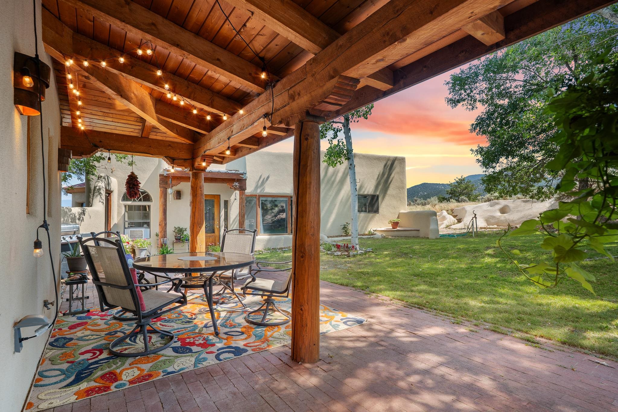 Taos, New Mexico 87571, United States, 4 Bedrooms Bedrooms, ,3 BathroomsBathrooms,Residential,Active,227900
