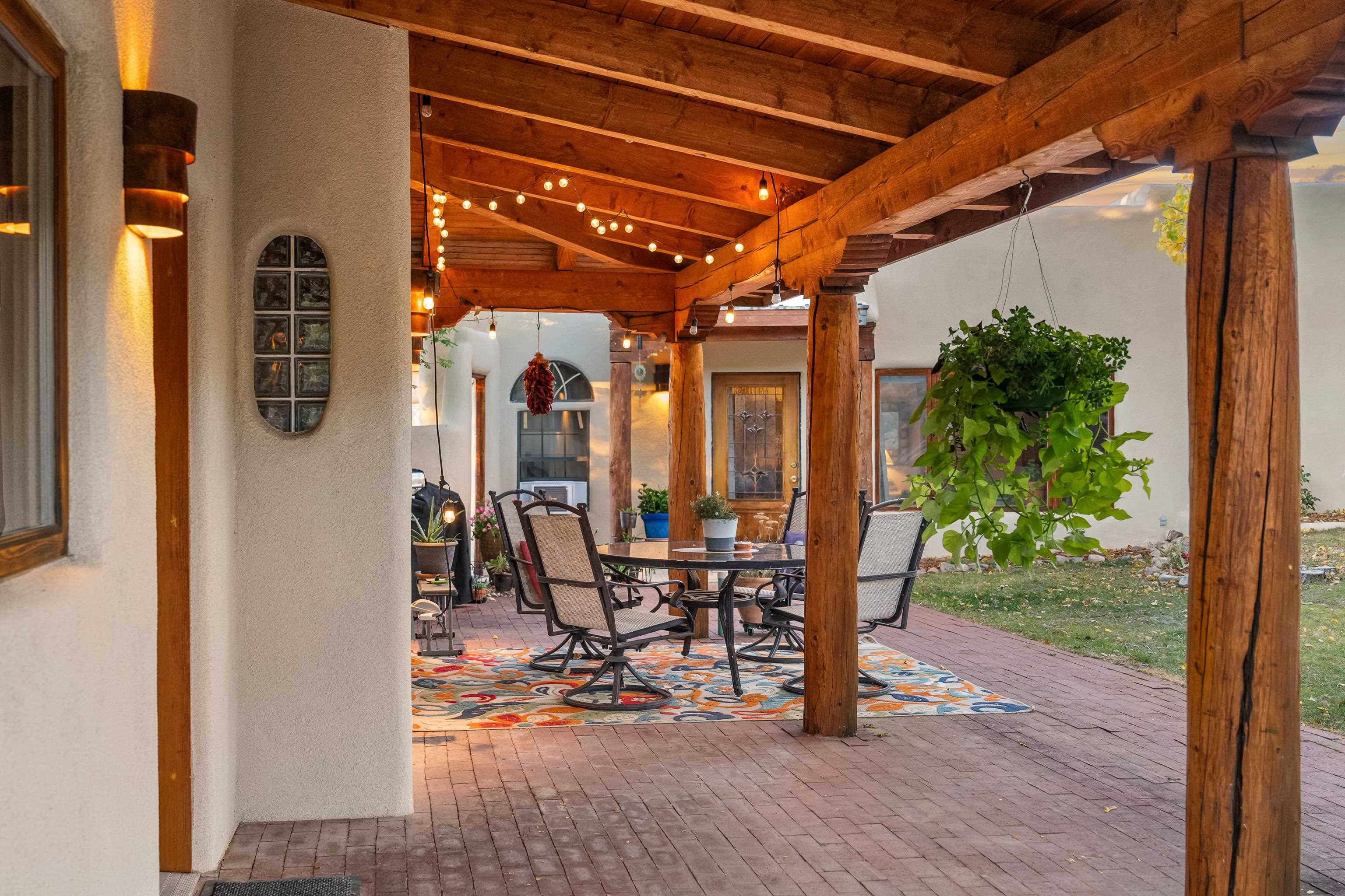 Taos, New Mexico 87571, United States, 4 Bedrooms Bedrooms, ,3 BathroomsBathrooms,Residential,Active,227900