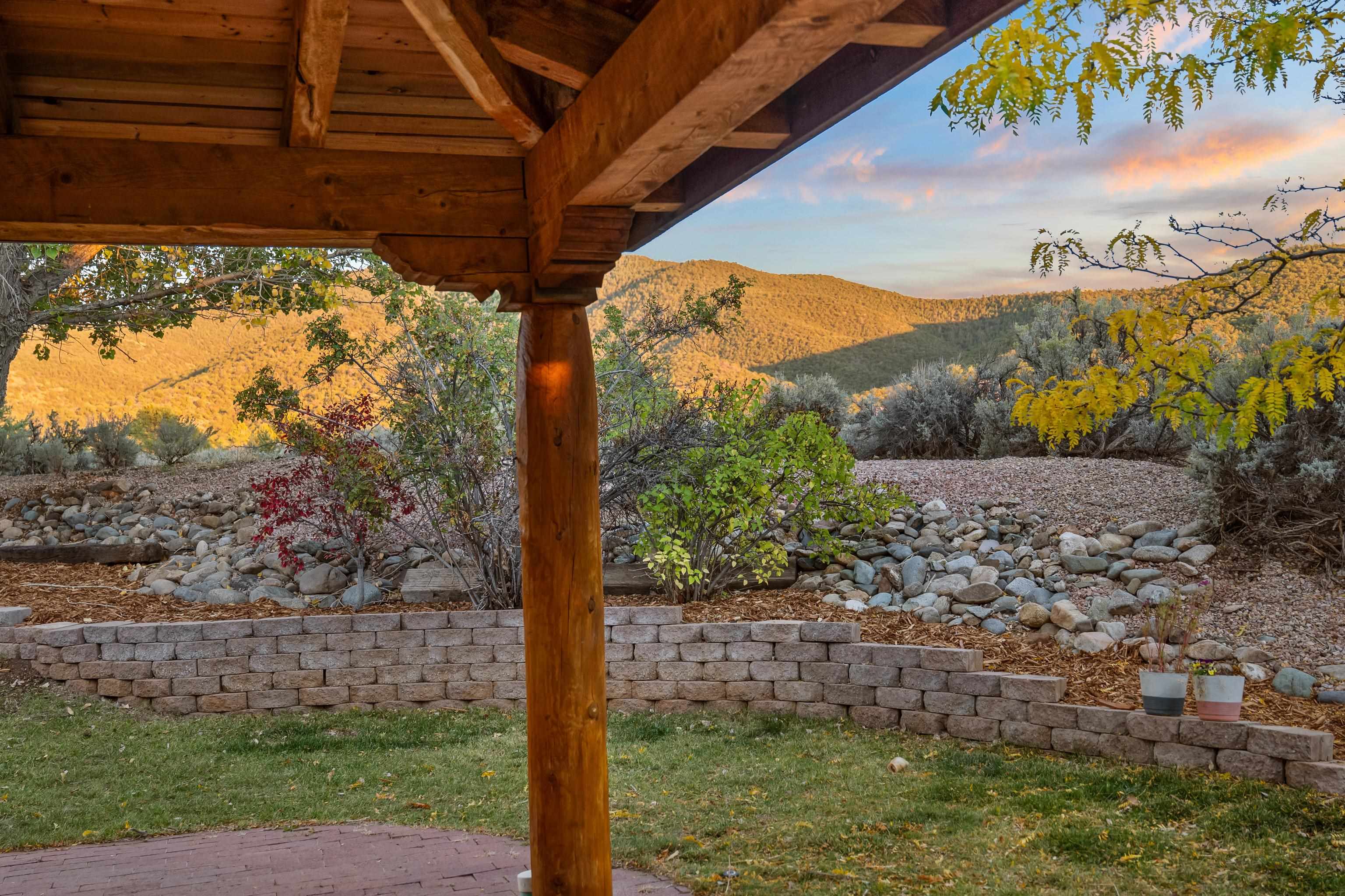 Taos, New Mexico 87571, United States, 4 Bedrooms Bedrooms, ,3 BathroomsBathrooms,Residential,Active,227900