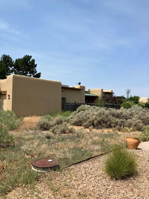 Photo of 104 Vista Lane, Taos, NM 87571 (MLS # 113700)