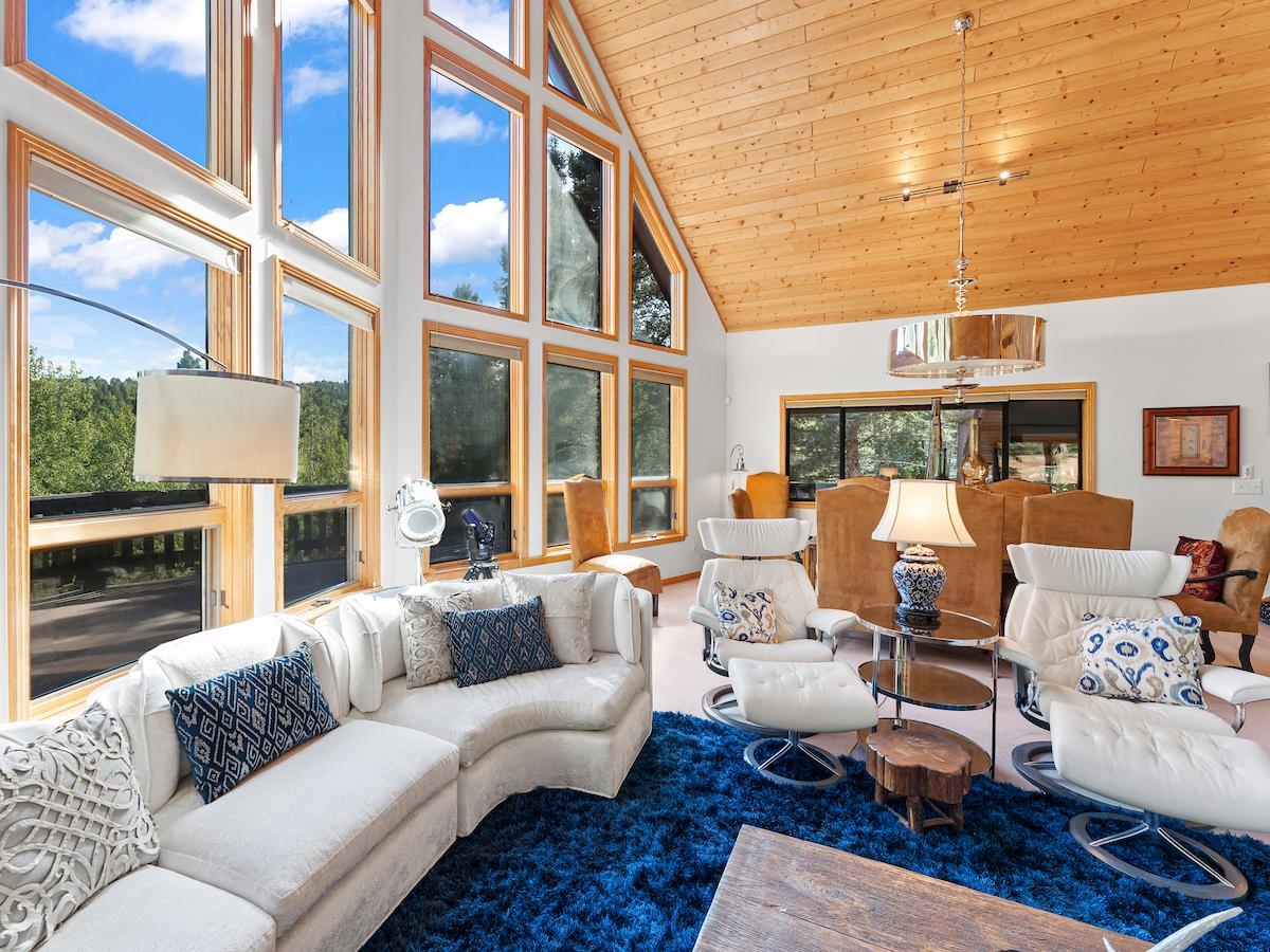 12 San Mateo Circle