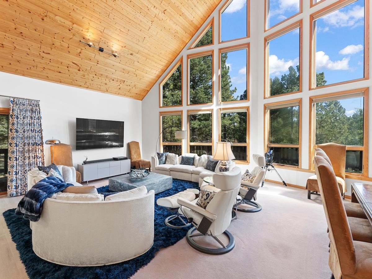 12 San Mateo Circle