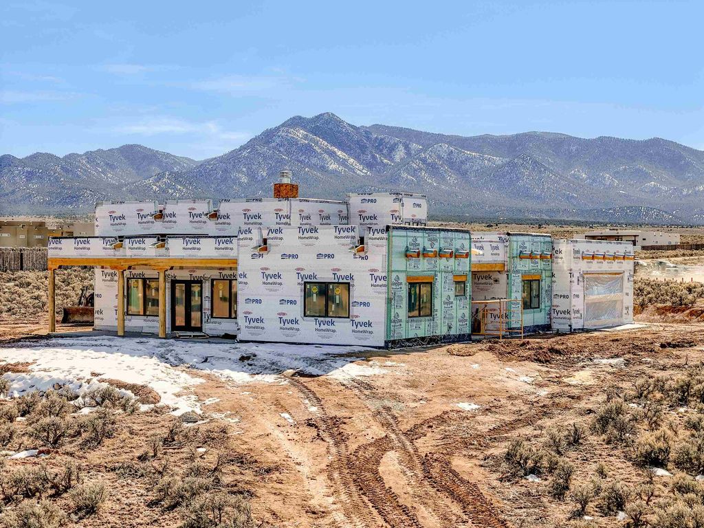 Photo of 14 Calle Retiro, Ranchos de Taos, NM 87557 (MLS # 114516)