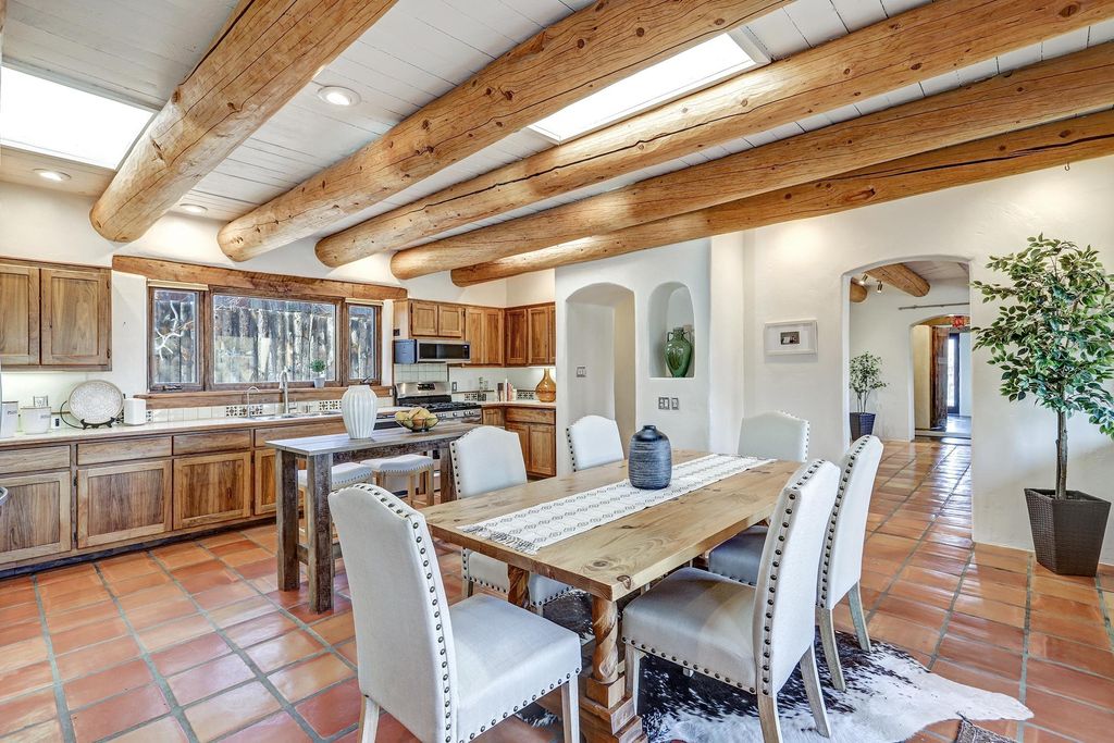 Photo of 9 Hilltop Rd, Ranchos de Taos, NM 87557 (MLS # 114365)