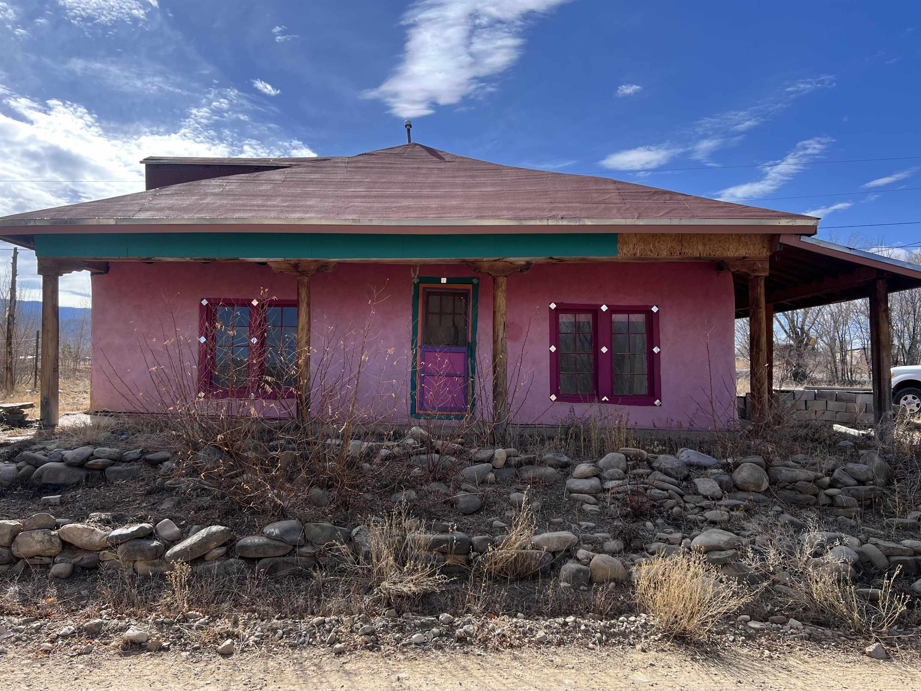 28 Hilltop Road, Ranchos de Taos, New Mexico image 1