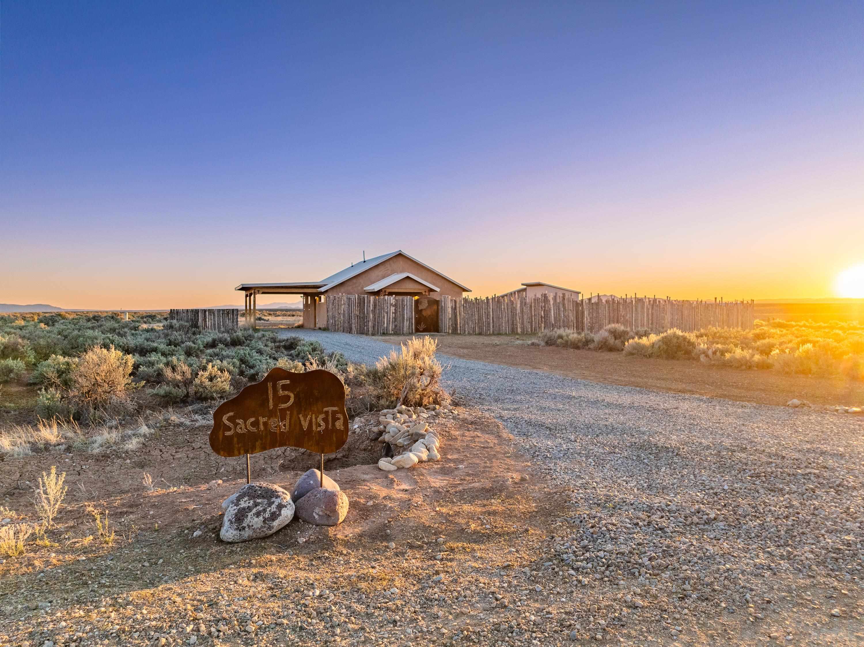 15 Sacred Vista Road, El Prado, New Mexico image 1