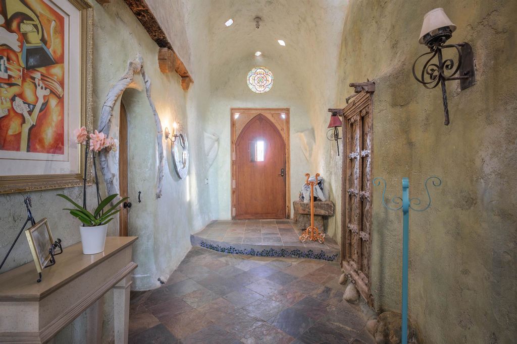 Photo of 435 Tune Drive, El Prado, NM 87529 (MLS # 114272)